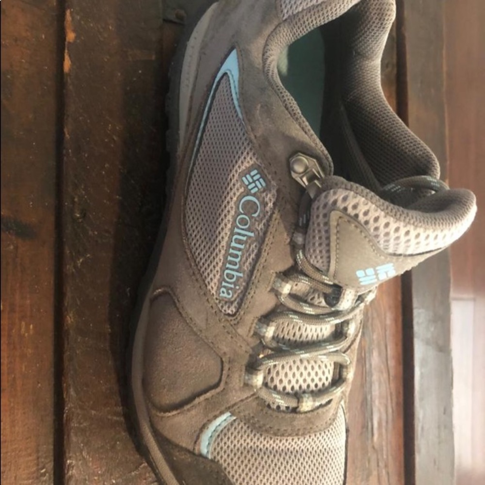 Columbia hiking shoes